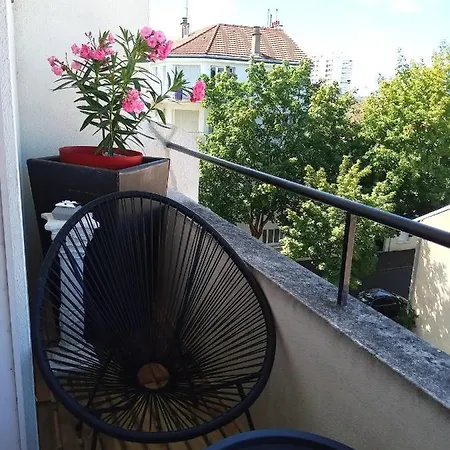 Les Cocons Avec Balcon Apartment Vichy Exterior photo